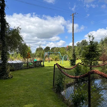 Domki Bialogarda Casa de Férias *