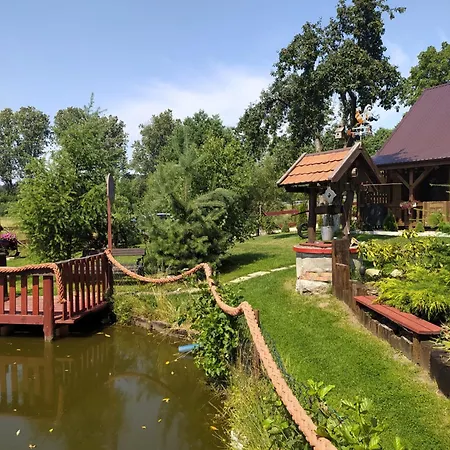 Domki Bialogarda Casa de Férias *